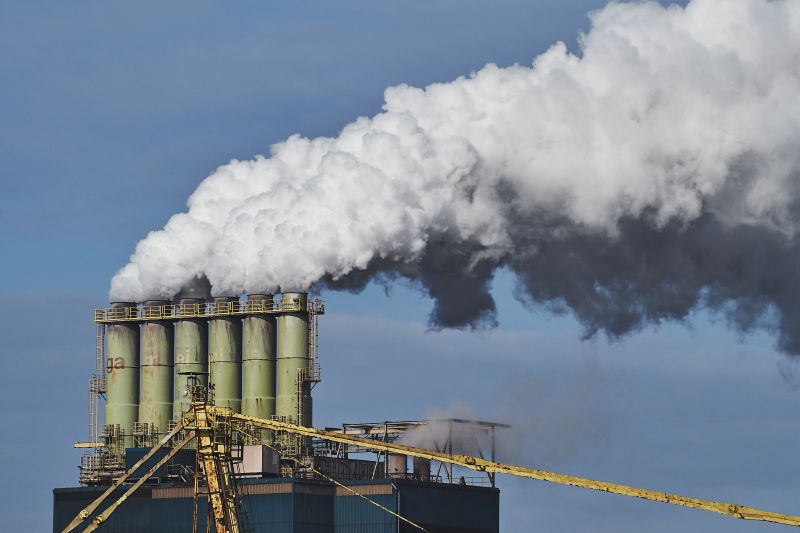 továreň znečisťujúca ovzdušie